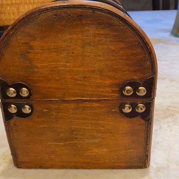 Small Chest - Picture 4 of 5